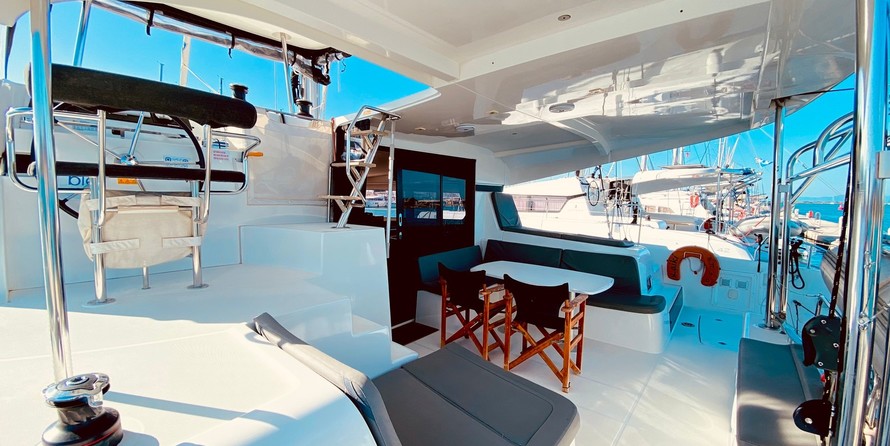 Lagoon 42