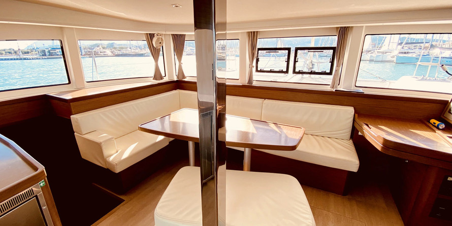 Lagoon 42