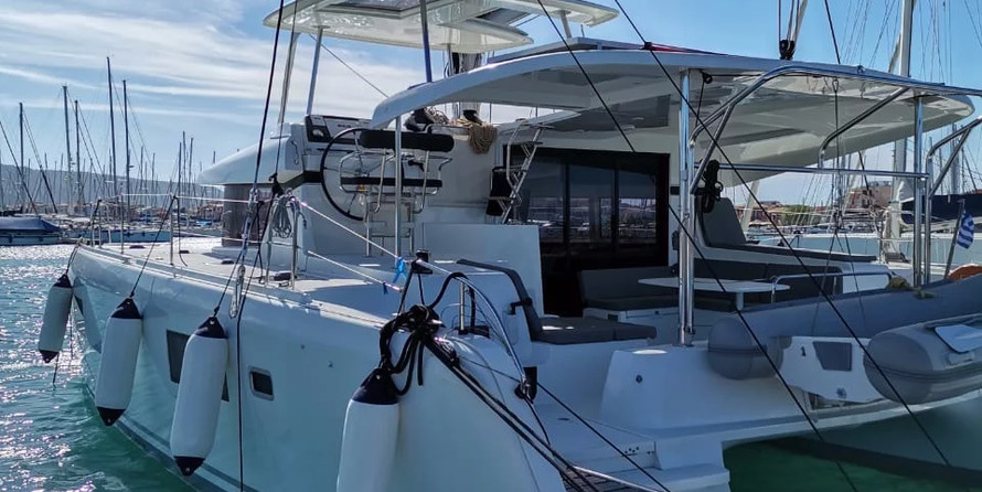 Lagoon 42