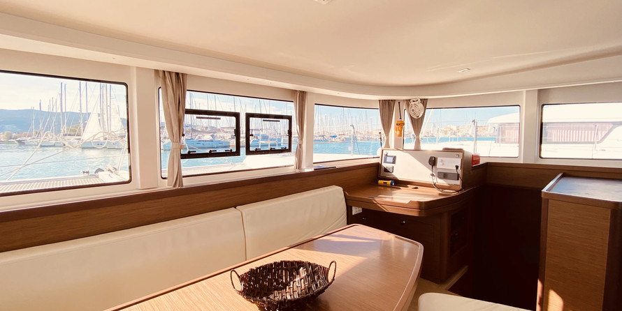 Lagoon 42