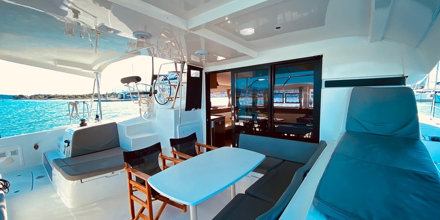 Lagoon 42