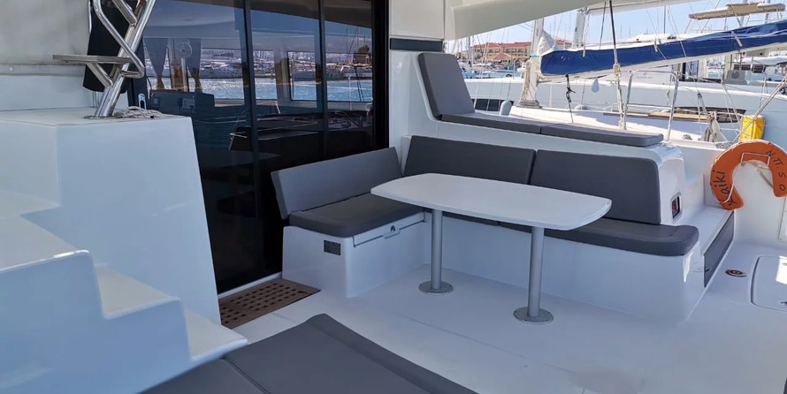 Lagoon 42