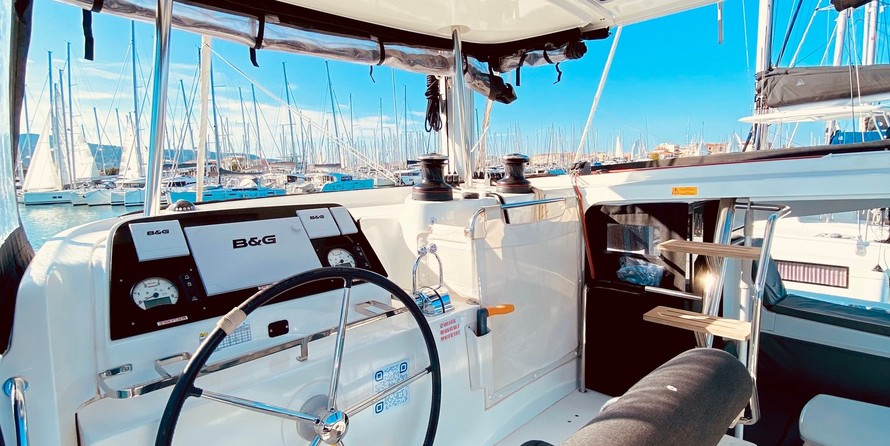 Lagoon 42