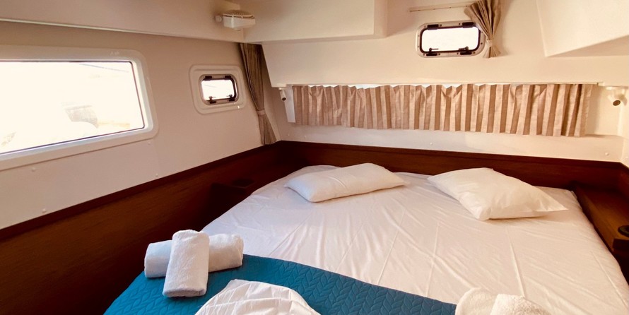 Lagoon 42