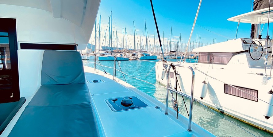Lagoon 42