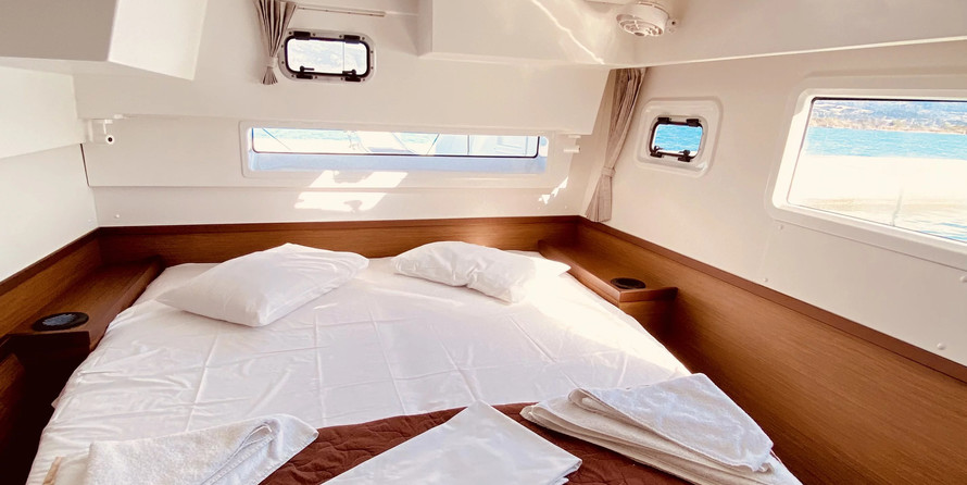 Lagoon 42