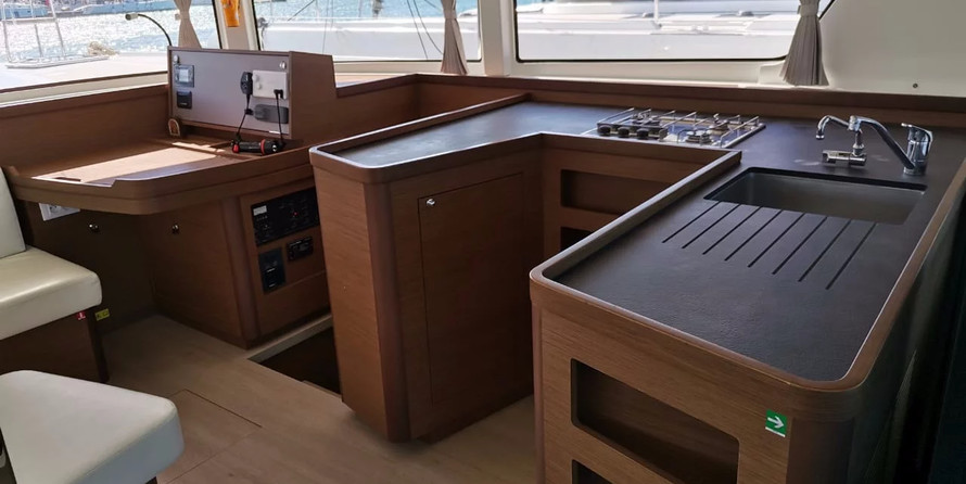 Lagoon 42
