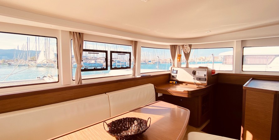 Lagoon 42
