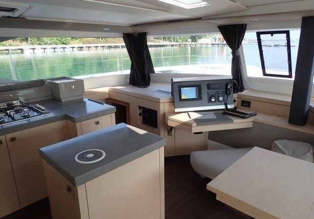 Fountaine Pajot Saona 47