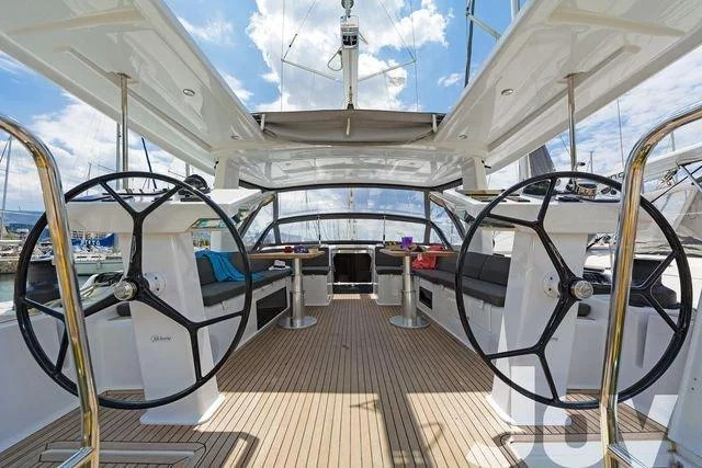 Hanse 548