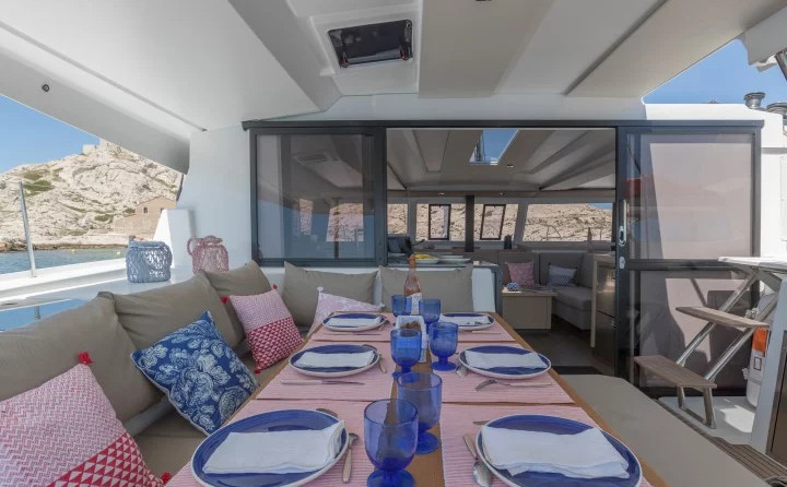 Fountaine Pajot Astréa 42