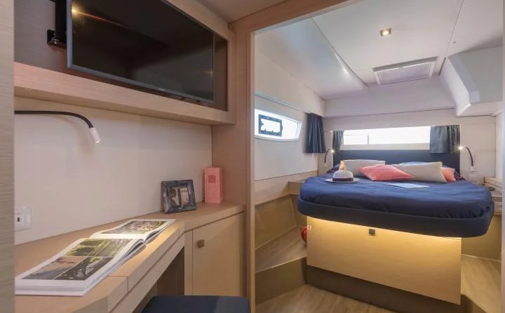 Fountaine Pajot Astréa 42