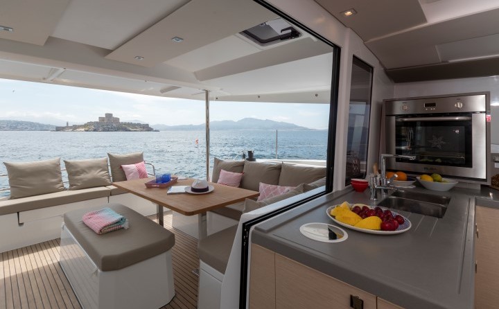 Fountaine Pajot Astréa 42