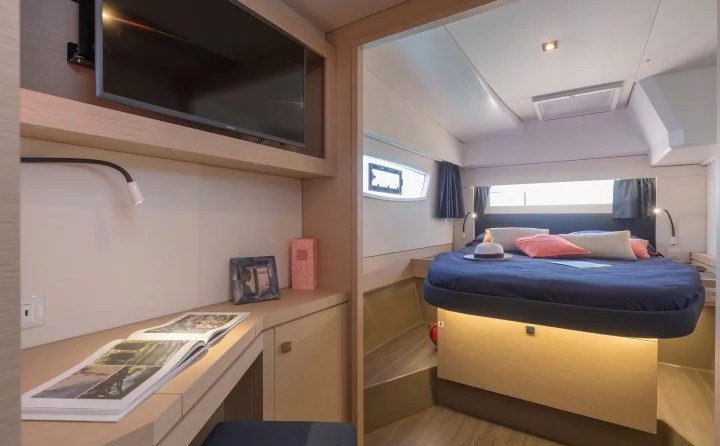 Fountaine Pajot Astréa 42