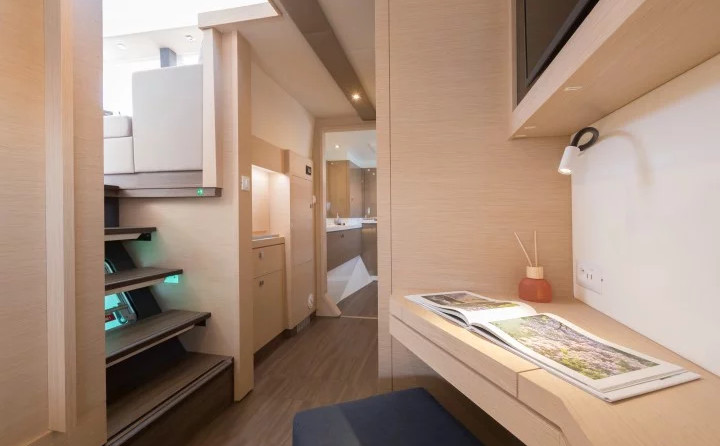 Fountaine Pajot Astréa 42