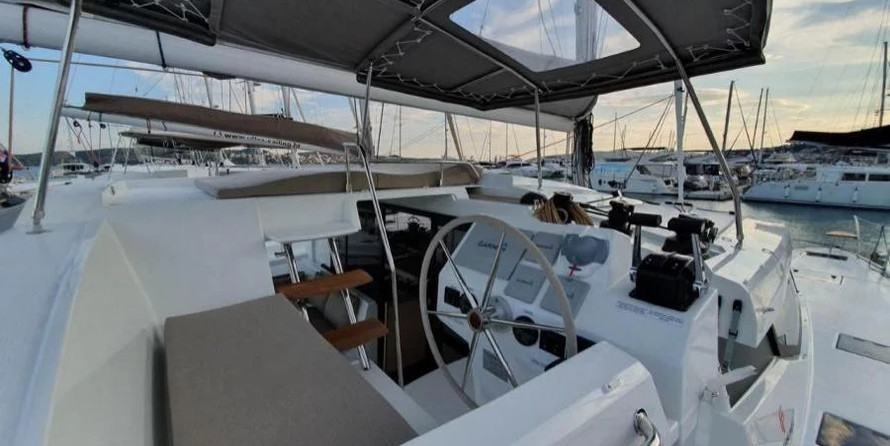 Fountaine Pajot Astréa 42