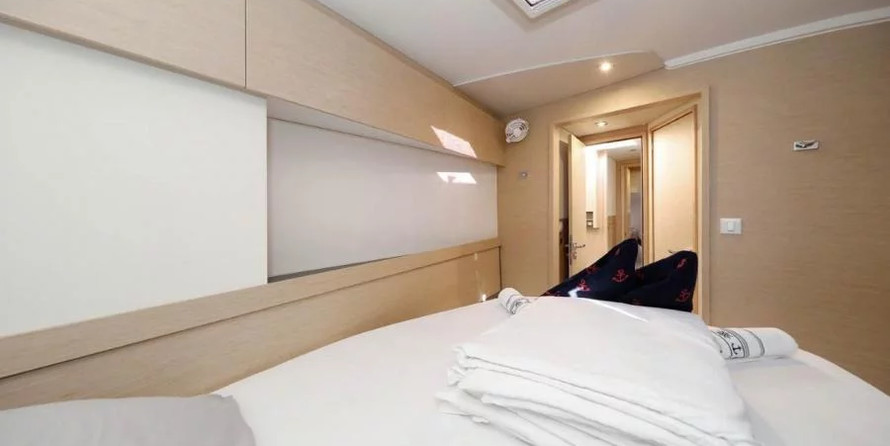 Fountaine Pajot Astréa 42