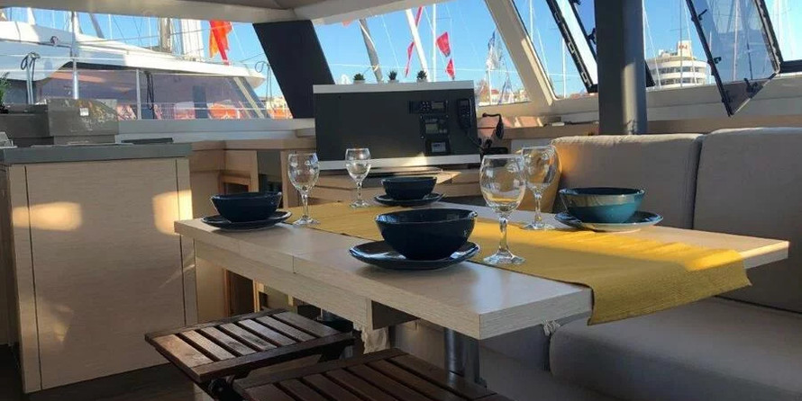 Fountaine Pajot Astréa 42