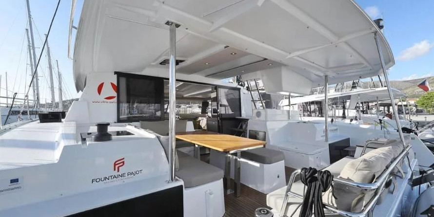 Fountaine Pajot Astréa 42