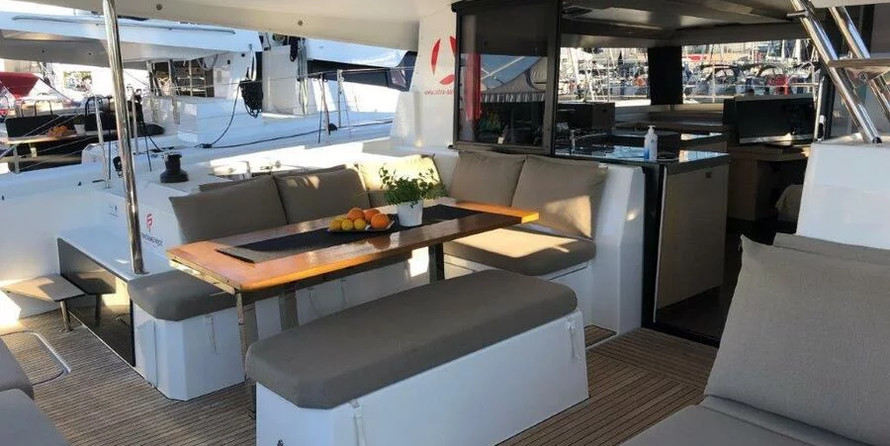 Fountaine Pajot Astréa 42