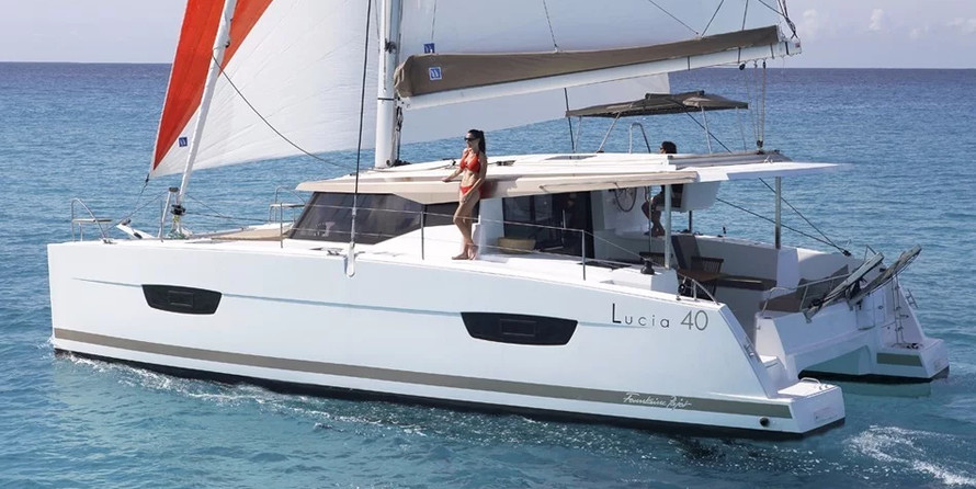 Fountaine Pajot Lucia 40