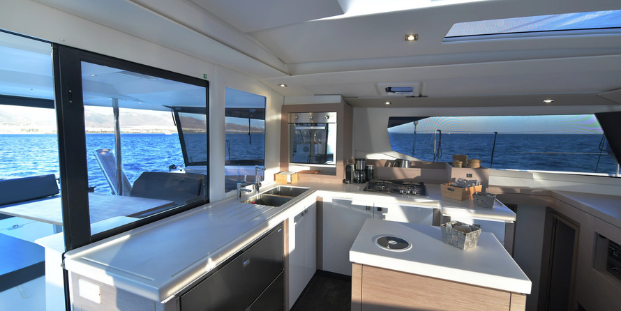 Fountaine Pajot Saona 47