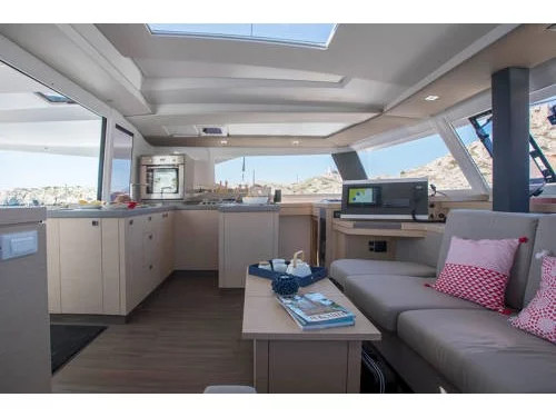 Fountaine Pajot Astréa 42