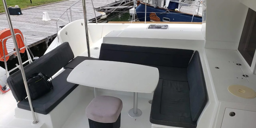 Lagoon 450 SporTop