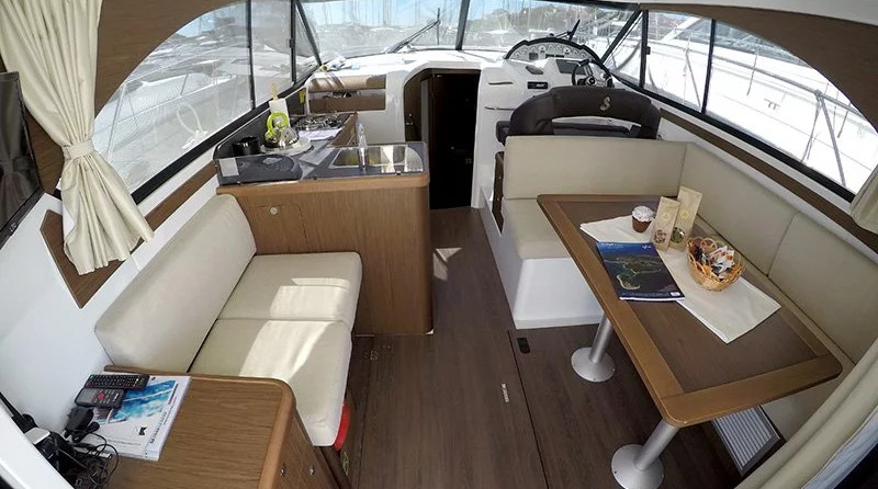 Beneteau Antares 36