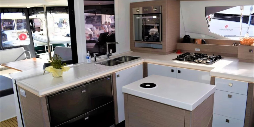 Fountaine Pajot Saona 47