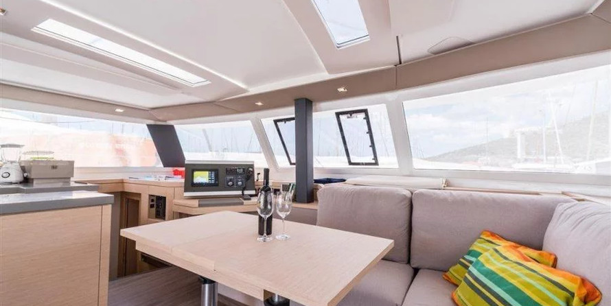 Fountaine Pajot Saona 47