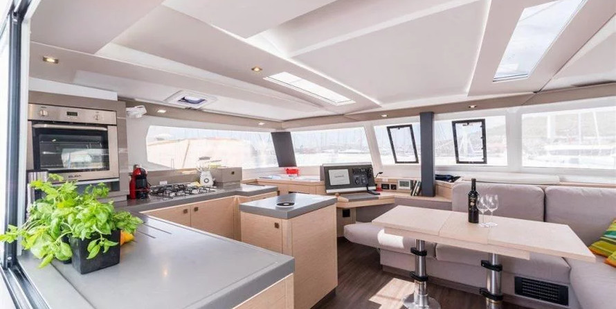 Fountaine Pajot Saona 47