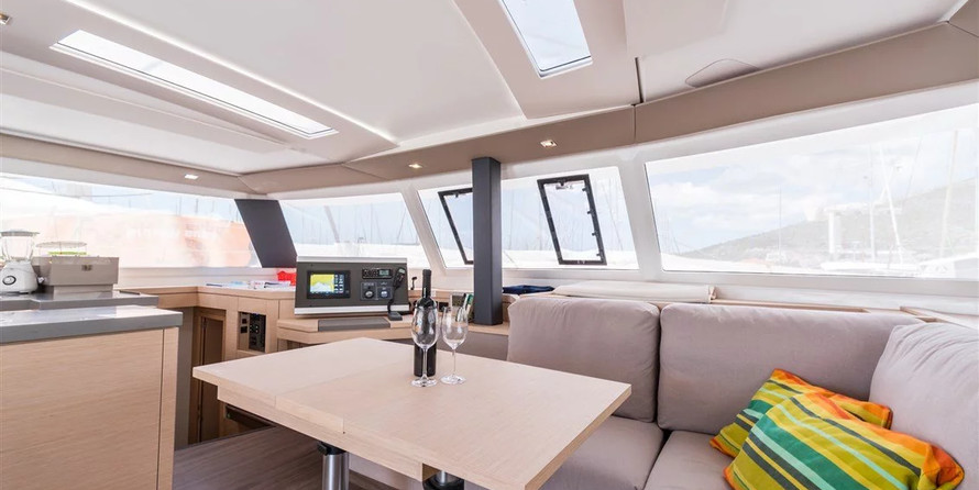 Fountaine Pajot Saona 47