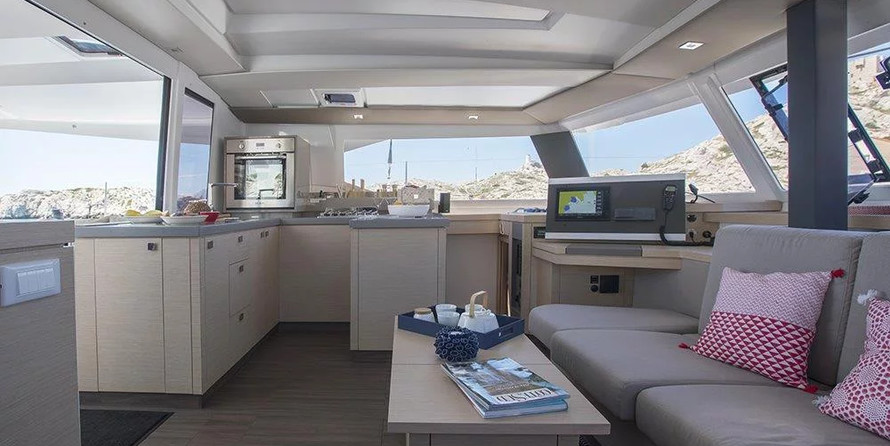 Fountaine Pajot Astrea 42