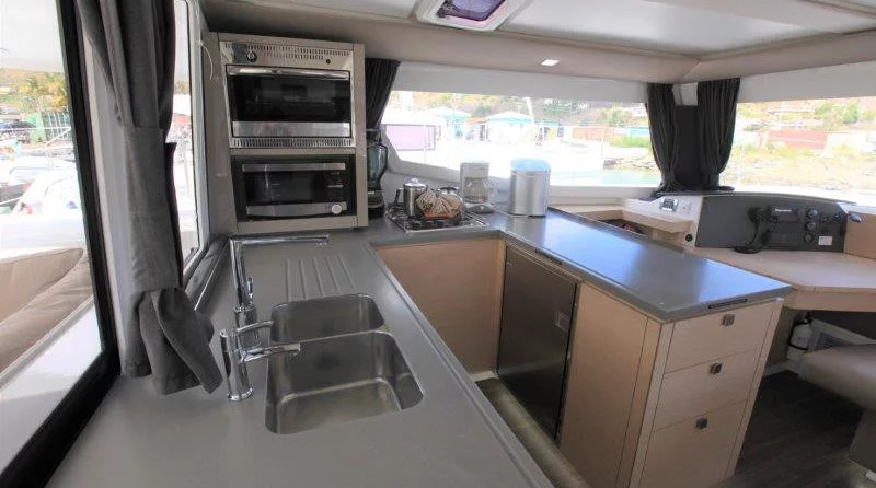 Fountaine Pajot Helia 44 Evolution