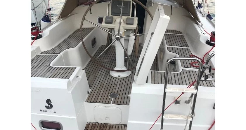 Beneteau Oceanis 37