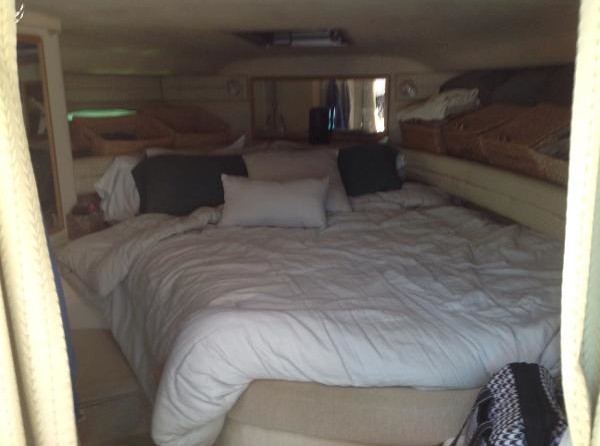 Sea Ray 370 Express Cruiser