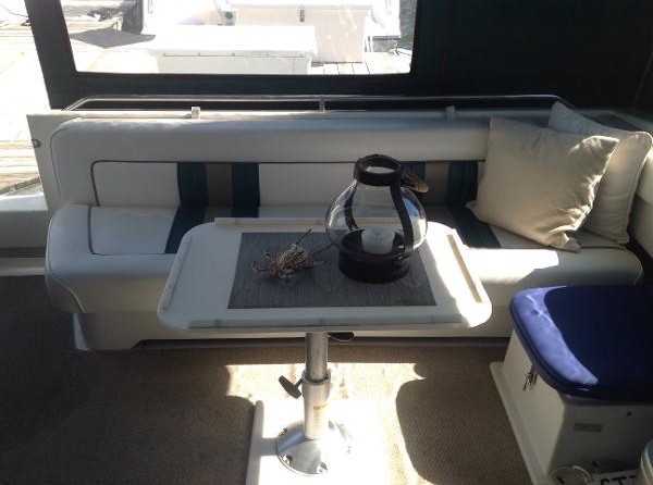 Sea Ray 370 Express Cruiser