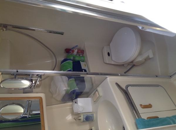 Sea Ray 370 Express Cruiser