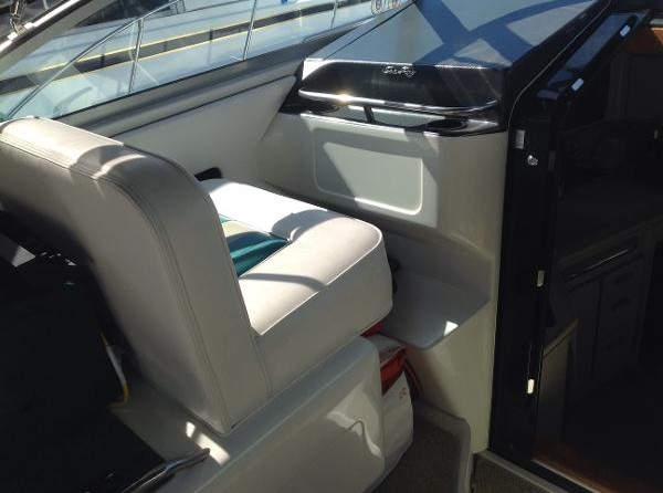 Sea Ray 370 Express Cruiser