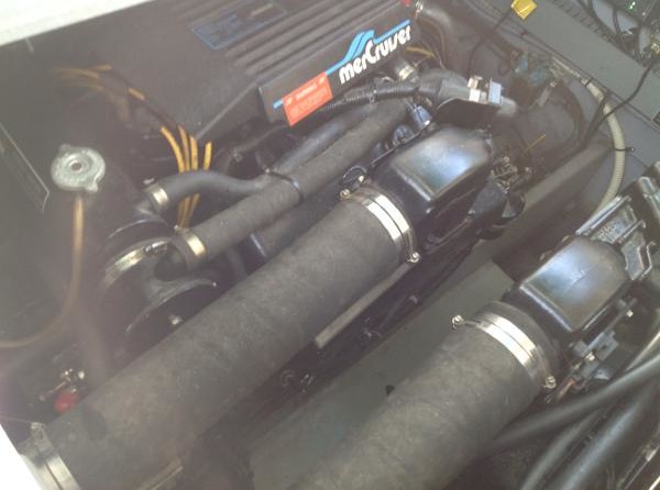 Sea Ray 370 Express Cruiser