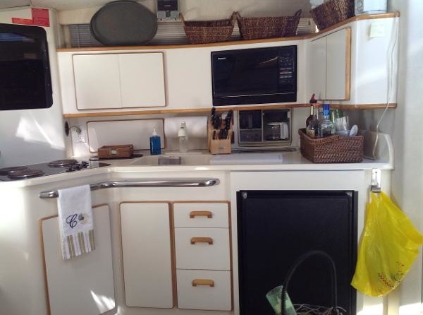 Sea Ray 370 Express Cruiser