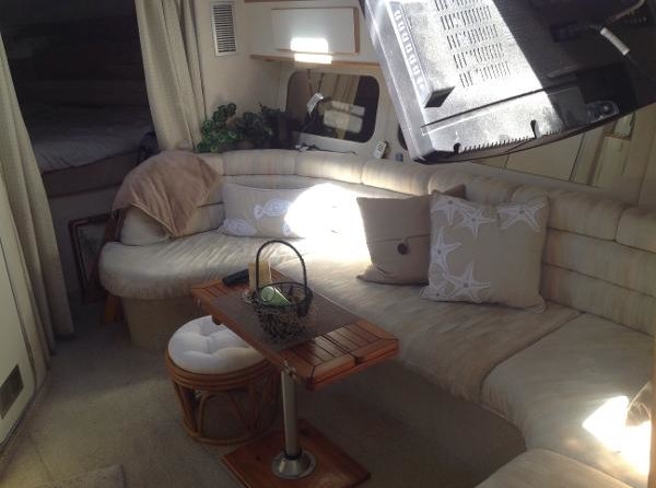 Sea Ray 370 Express Cruiser