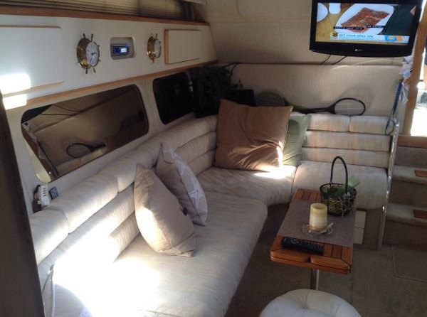 Sea Ray 370 Express Cruiser