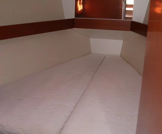 Beneteau Oceanis 37