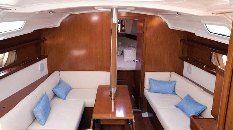 Beneteau Oceanis 37