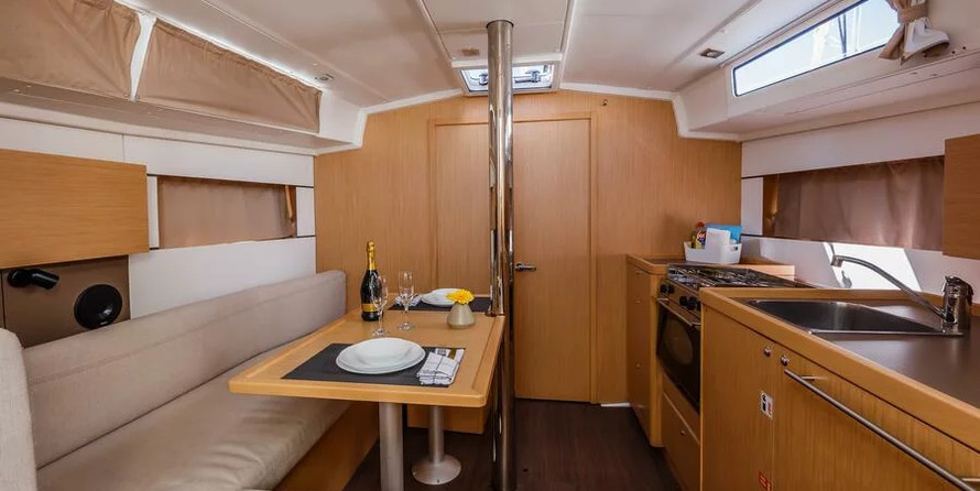 Beneteau Oceanis 38.1