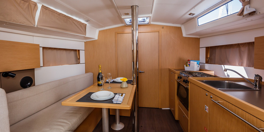 Beneteau Oceanis 38.1