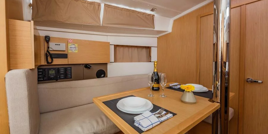 Beneteau Oceanis 38.1