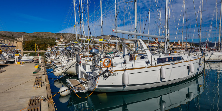Beneteau Oceanis 38.1